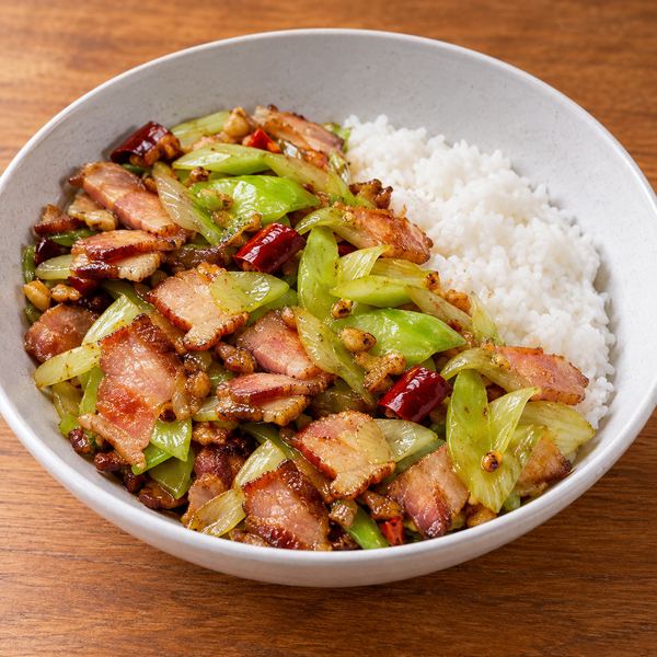 Stir-Fried Lettuce with Bacon